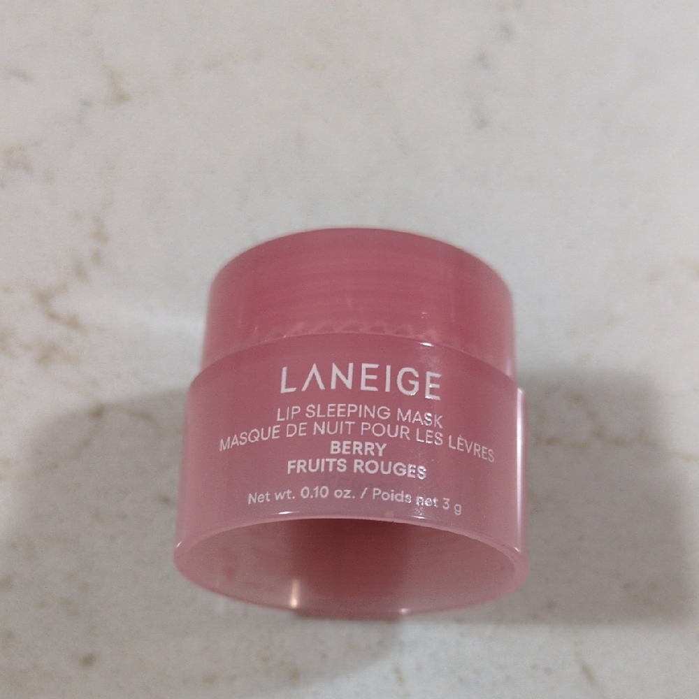 Lip Sleeping Mask in Berry/Fruit Rouges - Picture 1 of 8